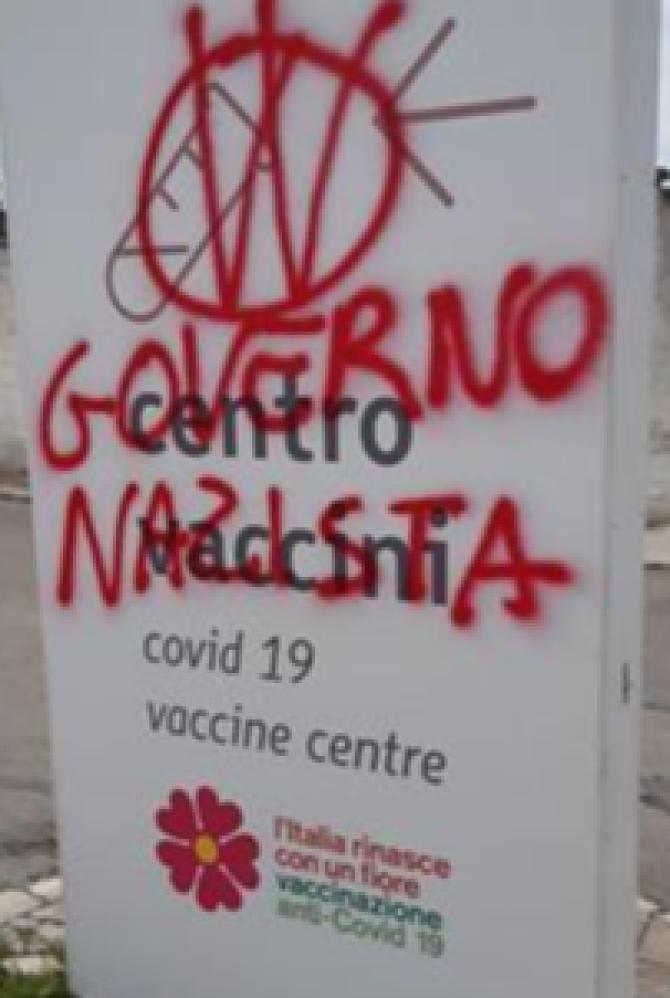 Ruvo di Puglia, scritte no vax all'ingresso dell'hub vaccinale