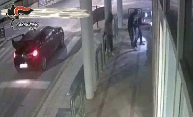 Rapine Ai Tir E Assalti Al Bancomat Arresti Nel Barese Video