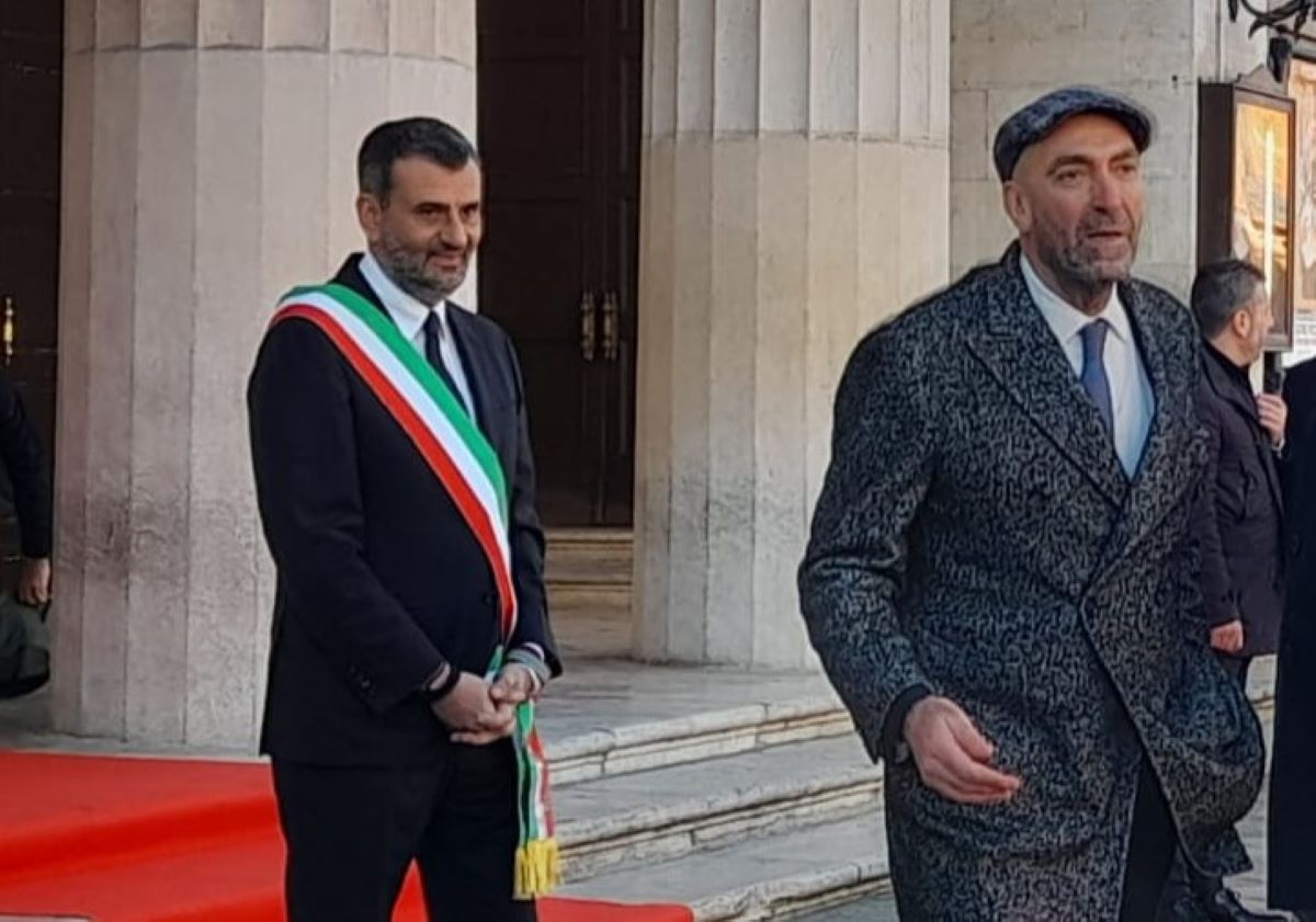 Comunali a Bari la strategia del sindaco Decaro in caso di ok al